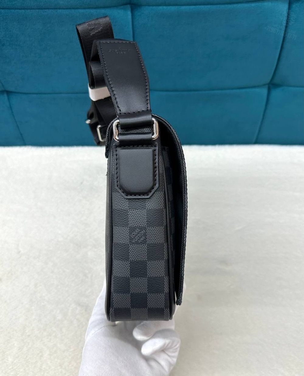 Сумка через плечо Louis Vuitton District PM
