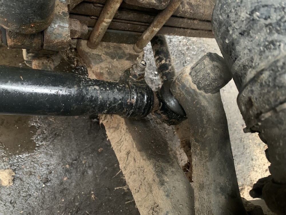 Тяга рулевая продольная