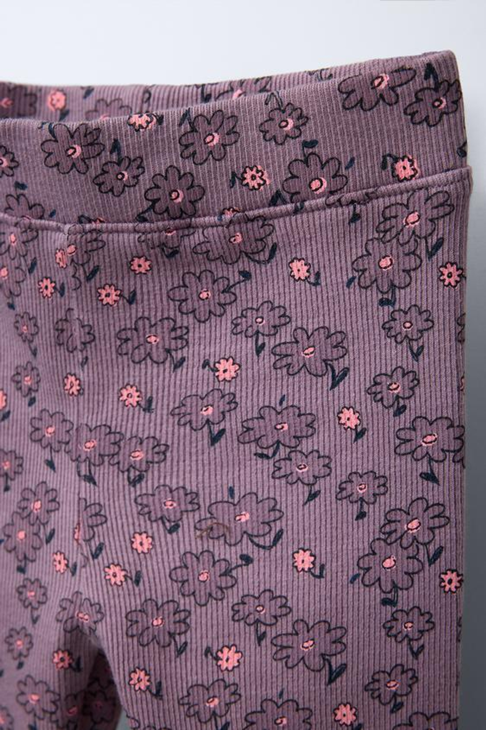 ZARA ЛЕГИНСЫ ИЗ ТКАНИ В РУБЧИК С ПРИНТОМ, ТЕМНАЯ МАЛЬВА