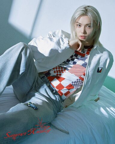 публикация DICON - VOLUME N 21 STRAY KIDS : Summer KraZy FELIX A Type