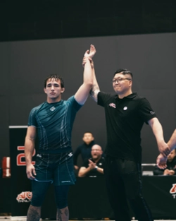 Рашгард Aesthetic Motion Jozef Chen