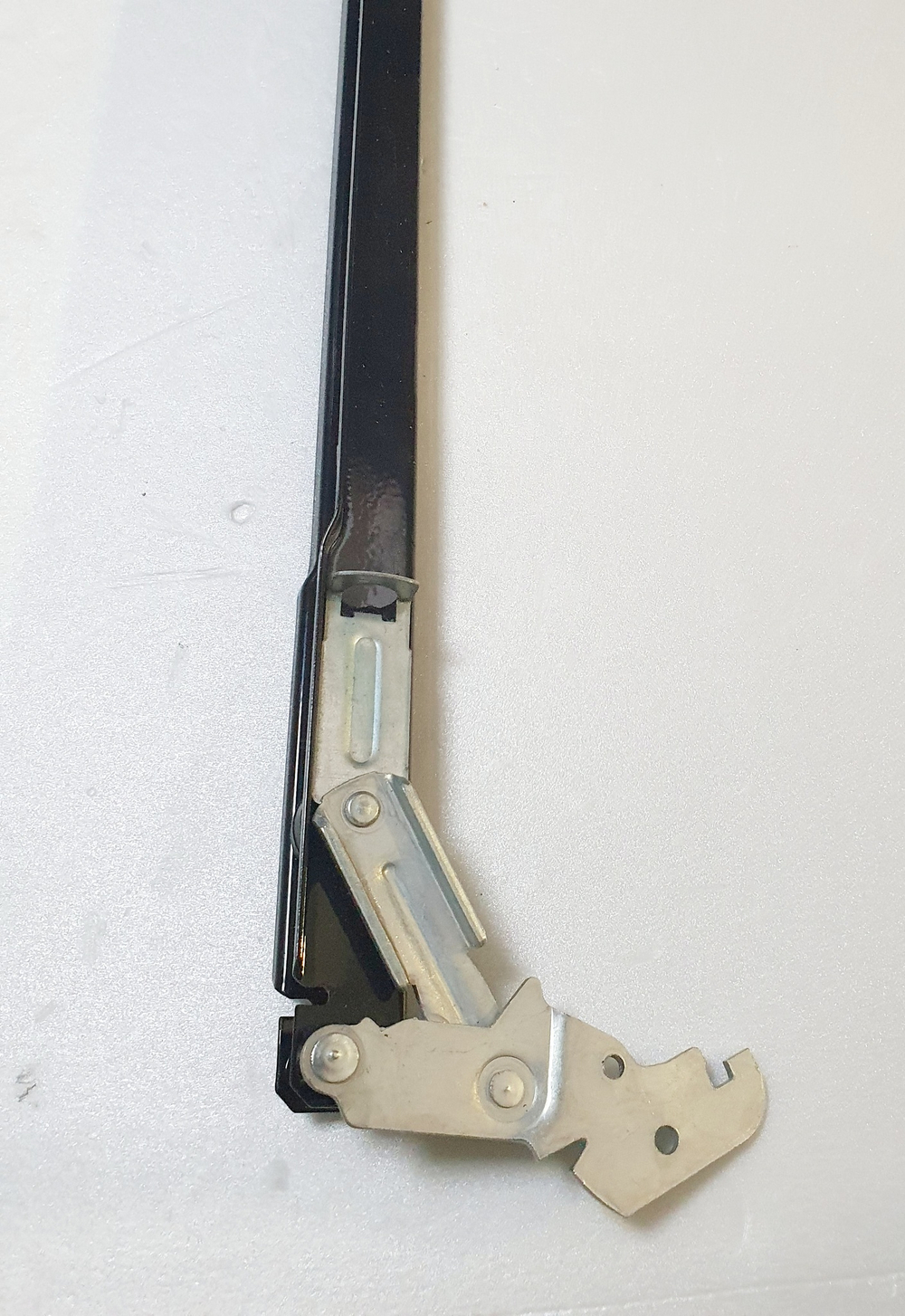 Петля в сборе со стойкой для плиты ДАРИНА ПГ50 02200-01