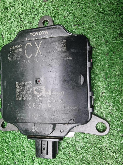 Датчик слепых зон Toyota Camry xv70 (2017-н.в.)