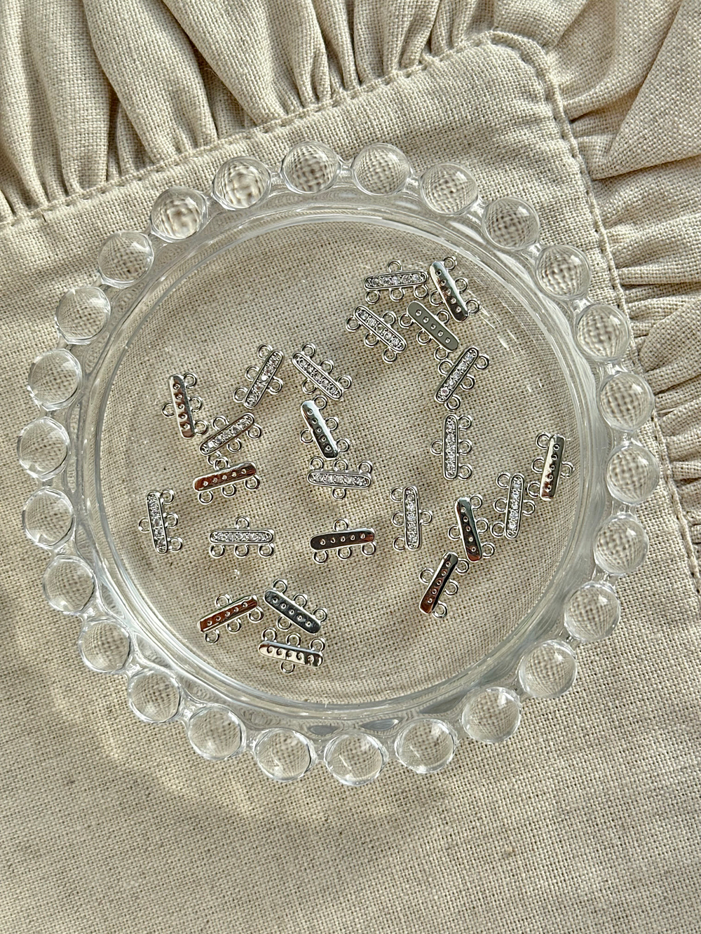 Коннектор с тремя петельками со стразами