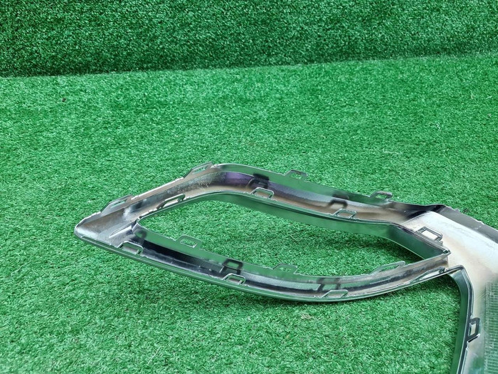 Молдинг заднего бампера правый Hongqi HS3 (23-нв)