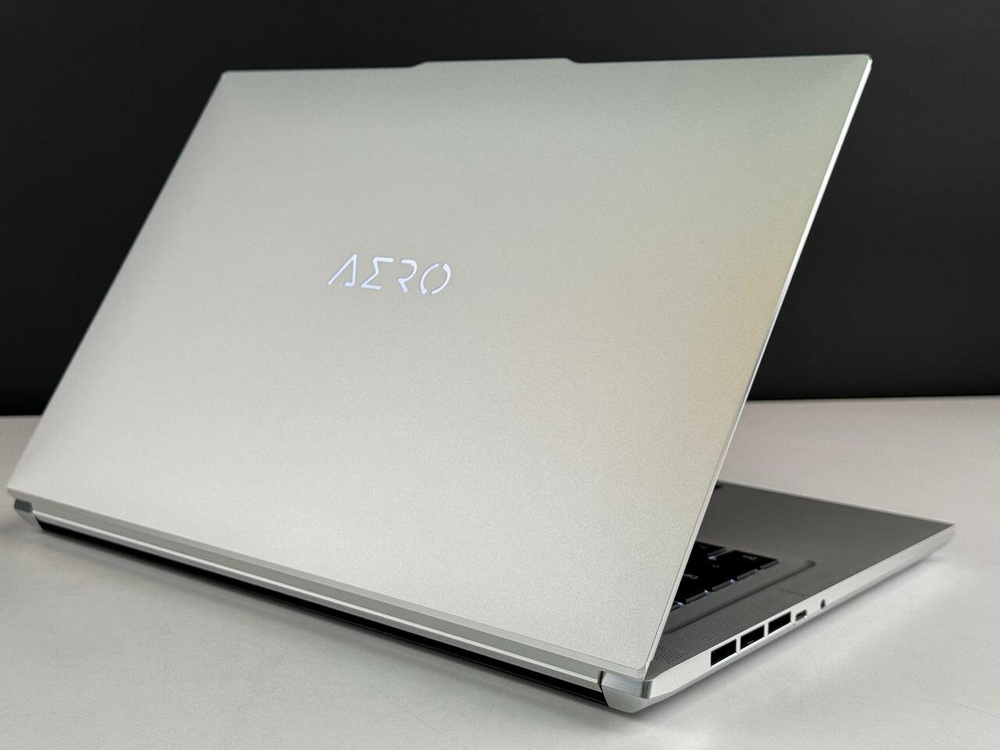 Ноутбук Gigabyte Aero 16 (RP86XE5) (Intel Core i7-12700H/16Gb/1Tb SSD/Nvidia RTX3070Ti/16' 4K+ OLED/Win11)