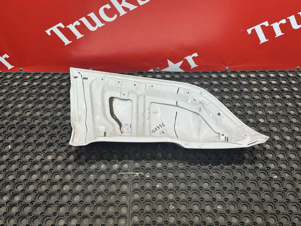 Угол кабины правый