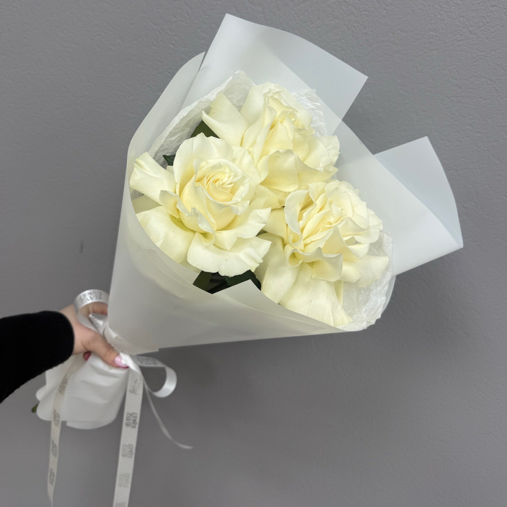 Букет из 3 белых французских роз