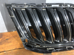 Решетка радиатора Skoda Octavia 3 (A7) 17-20 Б/У Оригинал 5E0853653C
