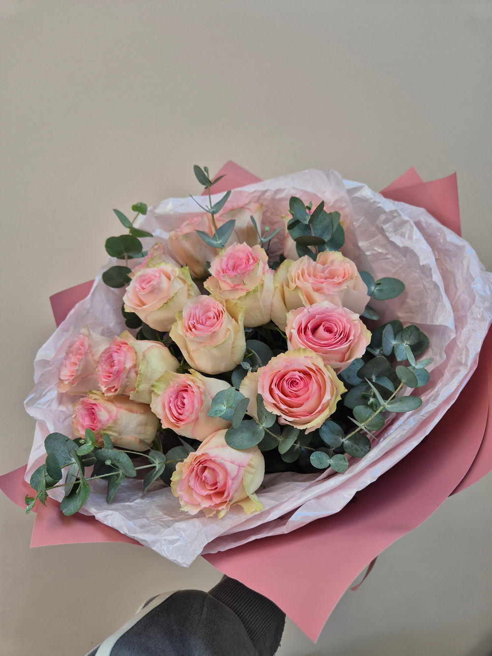 Роза с эвкалиптом букет