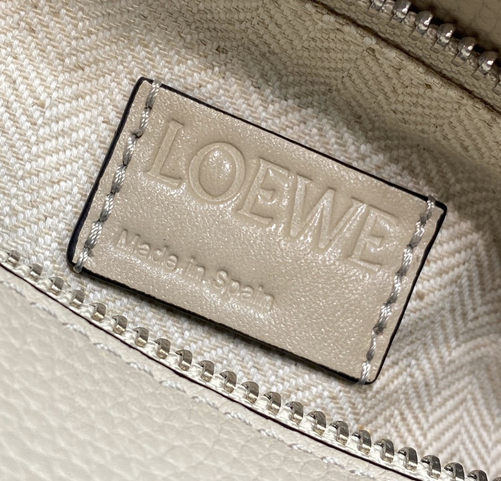 Loewe Puzzle 24 cm