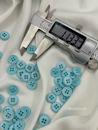 Пуговицы на прокол светло-голубые