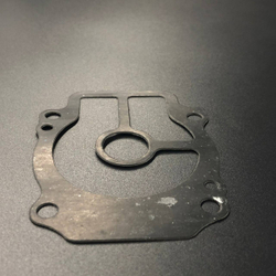 Прокладка под пластину помпы охлаждения Suzuki DF25-30(A) (Omax)