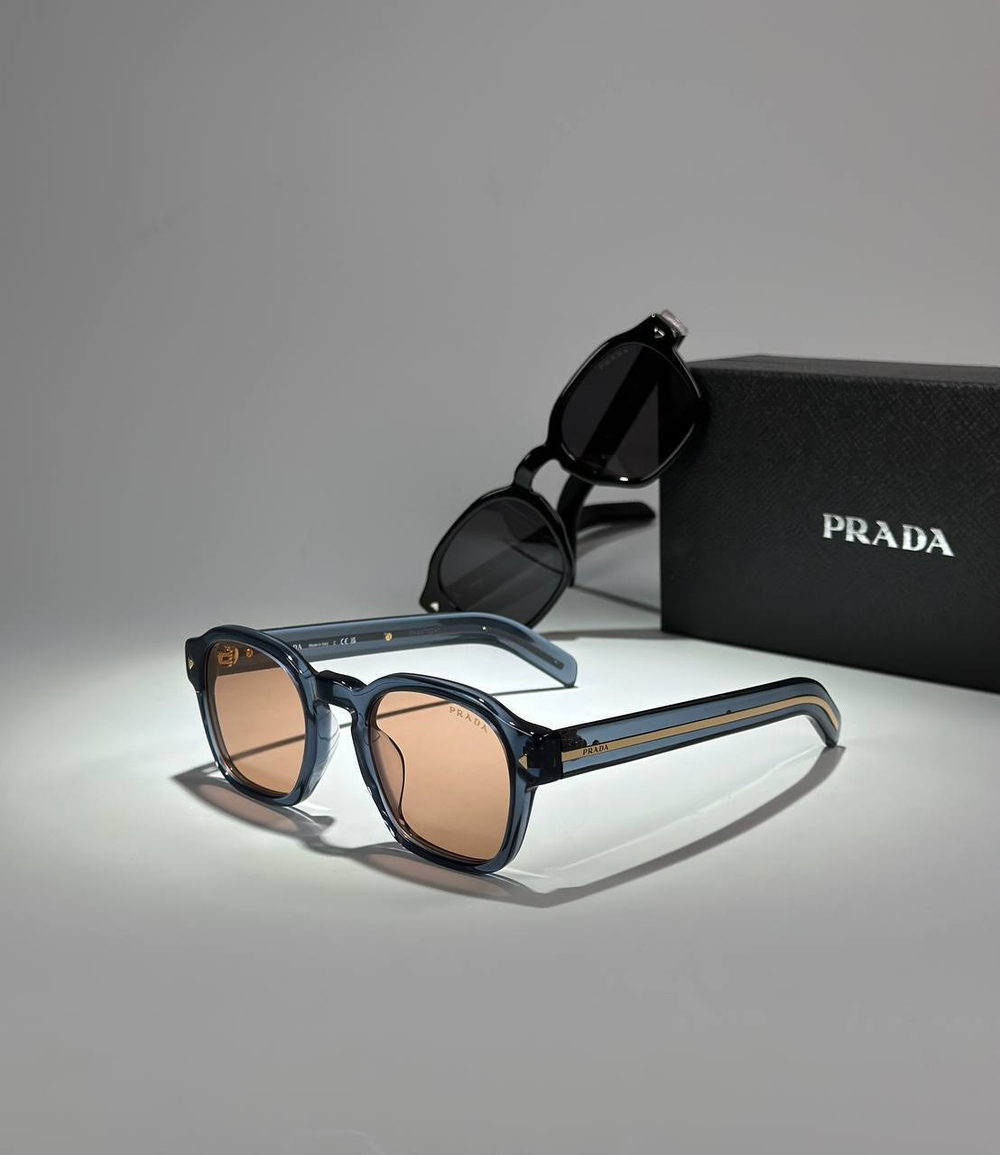 Очки Prada