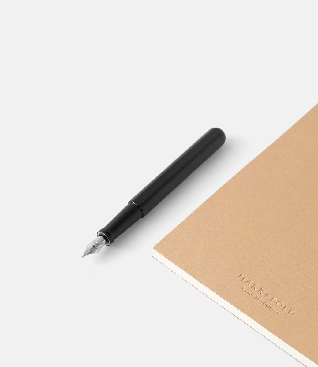 Stilform Ink Warp Black — перьевая ручка из алюминия