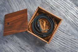 Ремень из текстурной итальянской кожи, цвет «грозовой», хромированная пряжка