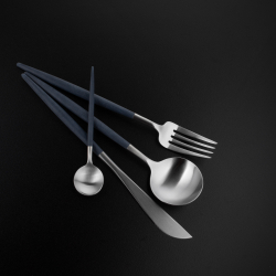 Набор столовых приборов на 6 персон 24 предмета Cutipol Goa matte blue в подарочной упаковке