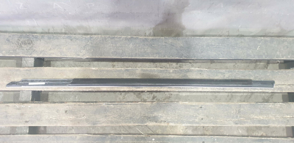 Молдинг двери передней правой Mercedes S (W222) 13-20 Б/У Оригинал A2226900680