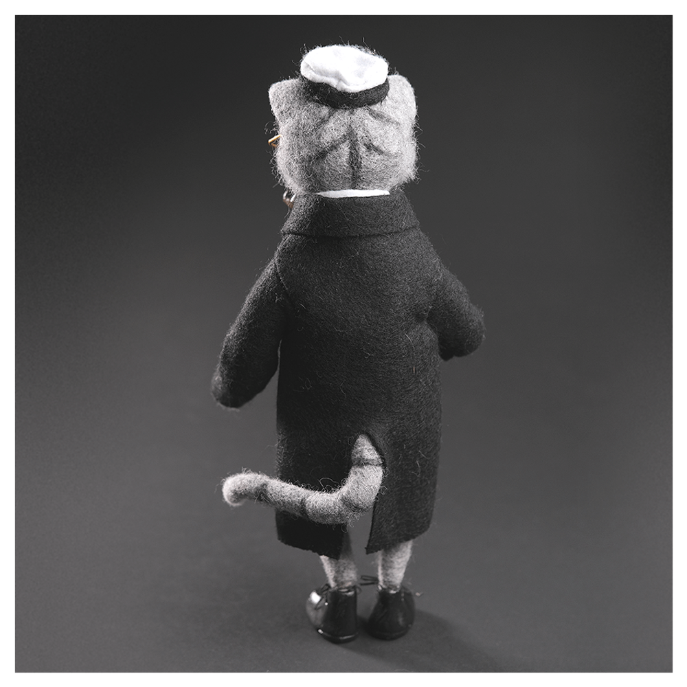 Валяная игрушка «Кот Адмирал»