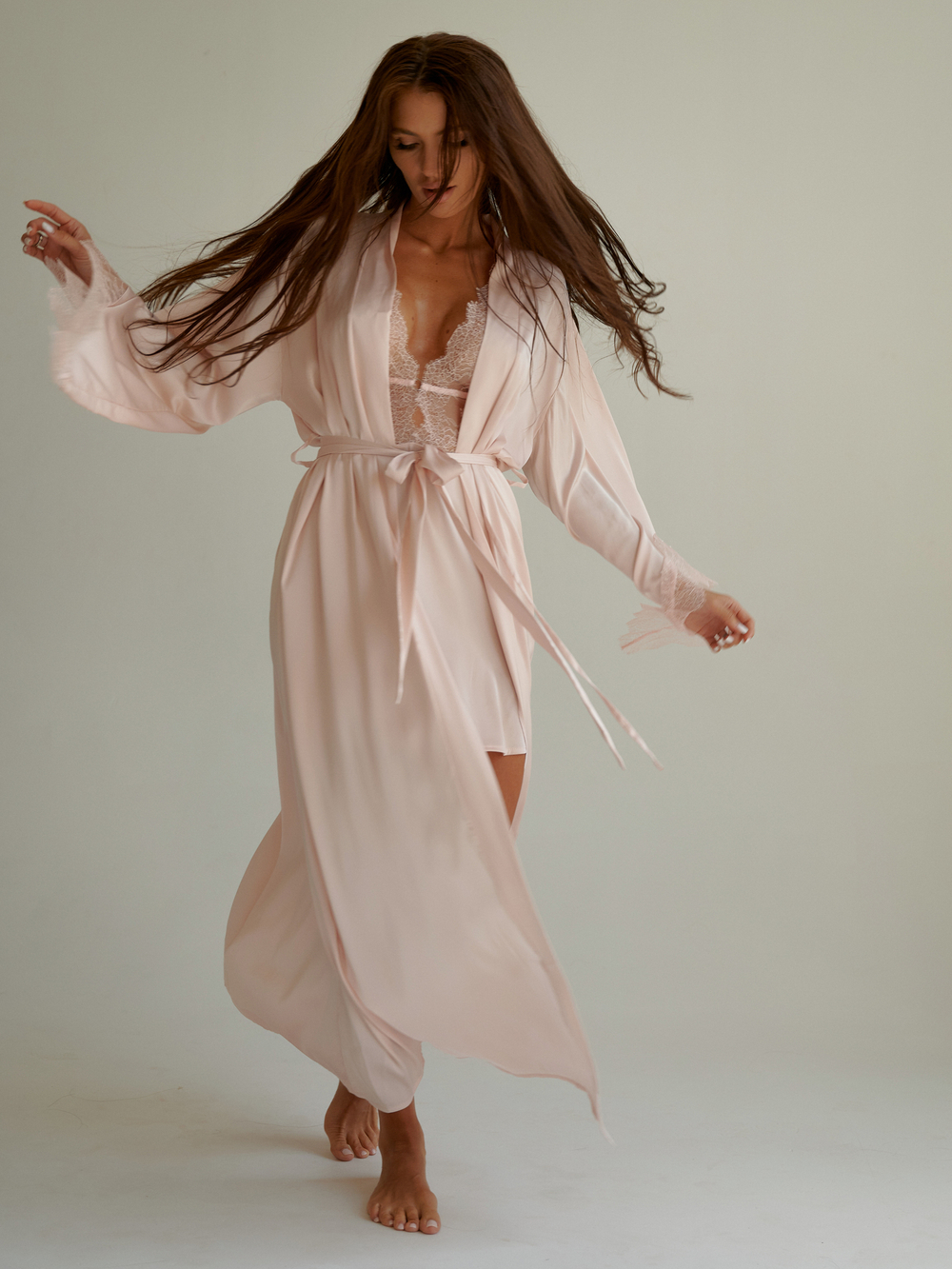 Халат-кимоно в пол Melissa Пудровый