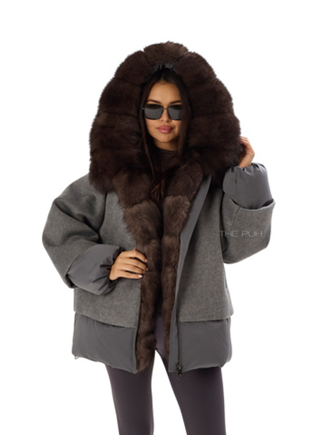 Комбинированный серый пуховик с мехом песца