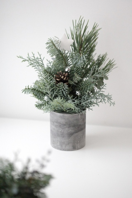 Новогодняя композиция в бетонном стаканчике № 12