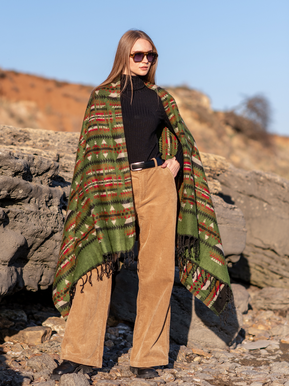 Шарф теплый с индейским орнаментом