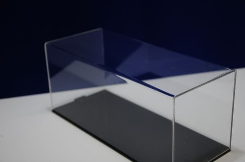 Прозрачные колпаки для моделей и экспонатов