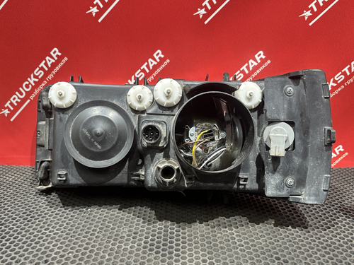 Фара передняя правая