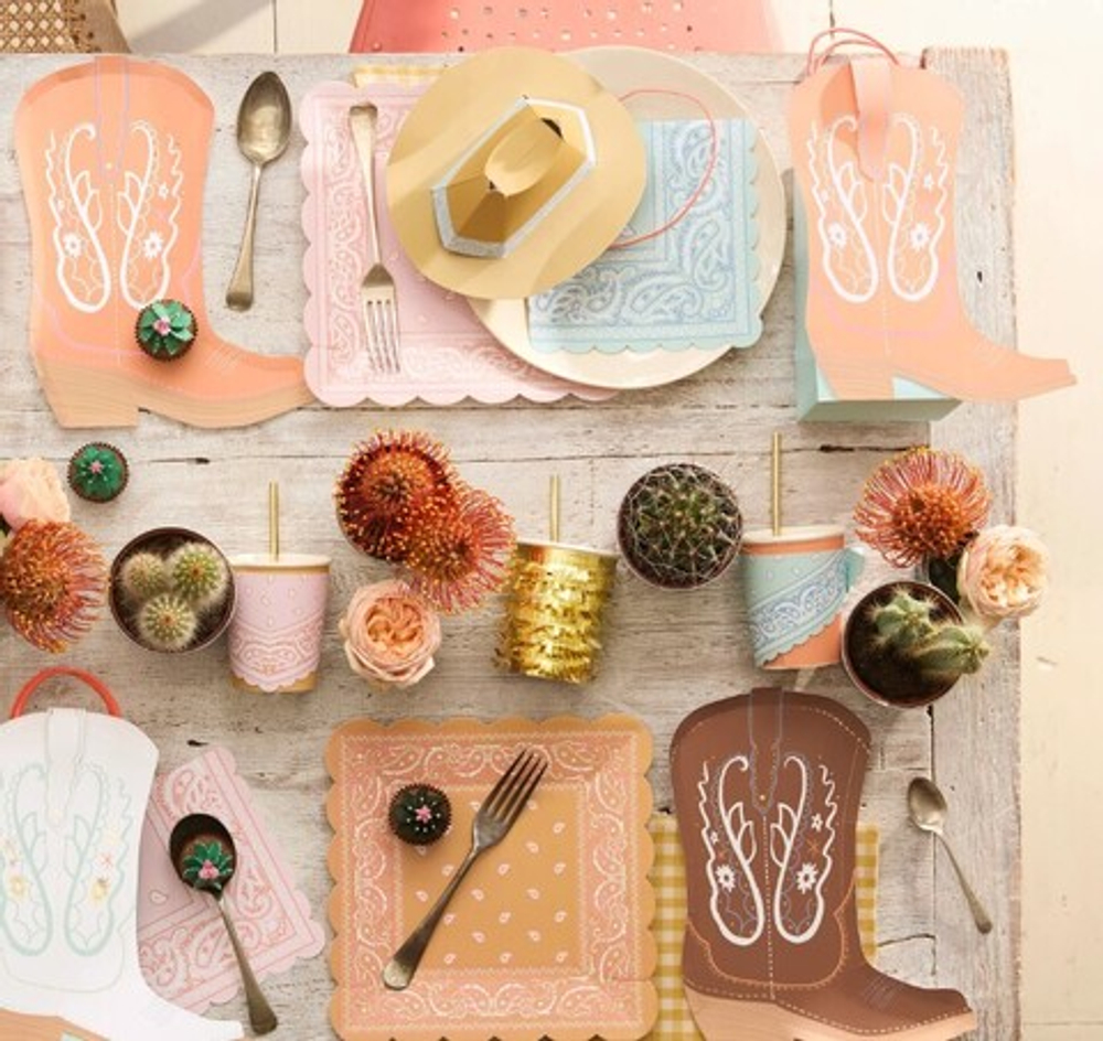 Салфетки большие "Ковбои" 16 шт. (16 х 16 см)