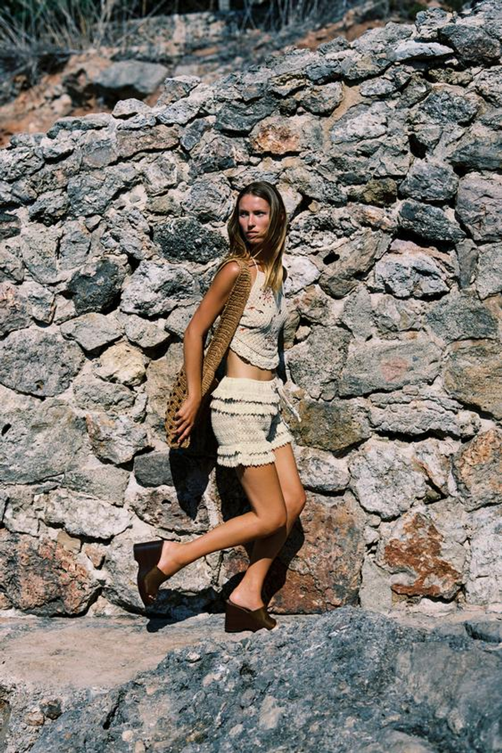 ZARА ШОРТЫ КРОШЕ С ВОЛАНАМИ, ЭКРЮ