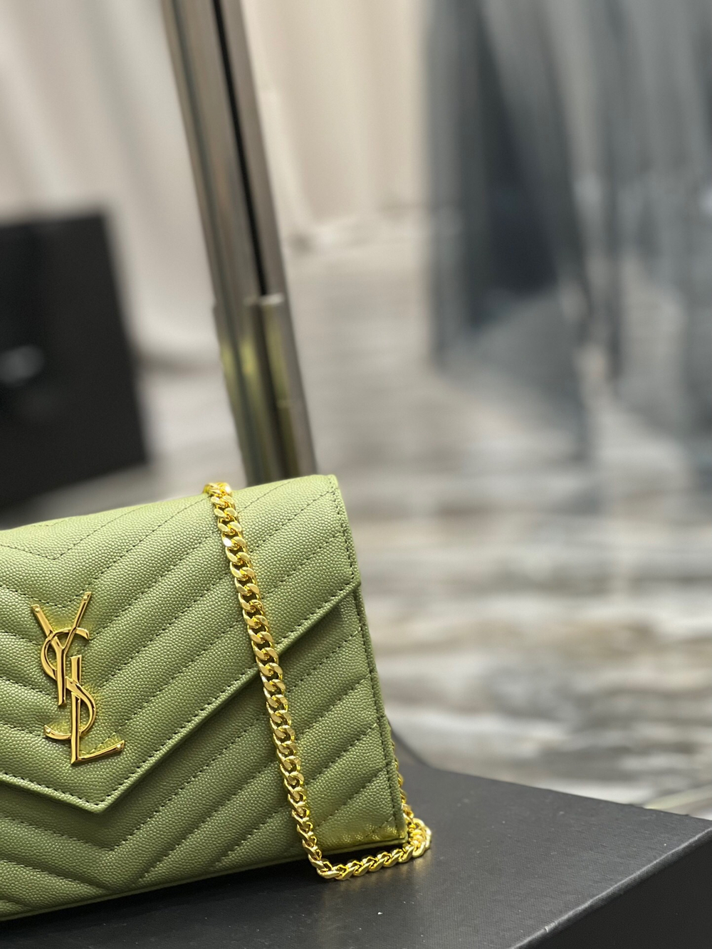 Saint Laurent WOC 22 cm