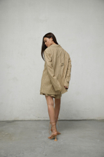 Жакет в полоску с высокой шлицей бежевый (с вкраплениями по ткани)