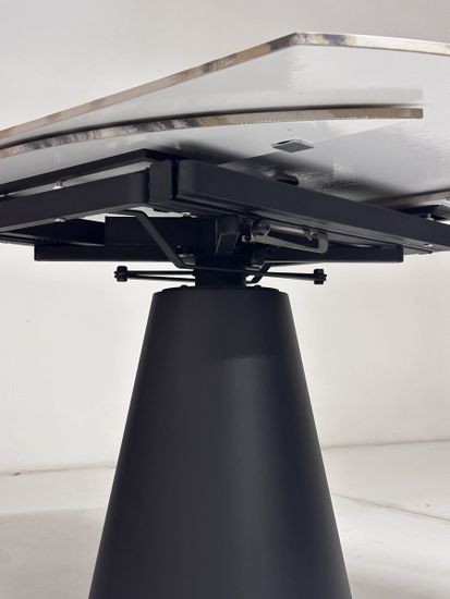 Стол TERAMO 135 GLOSS GRAND JADE SOLID CERAMIC, керамика, поворотн.механизм / Черный каркас