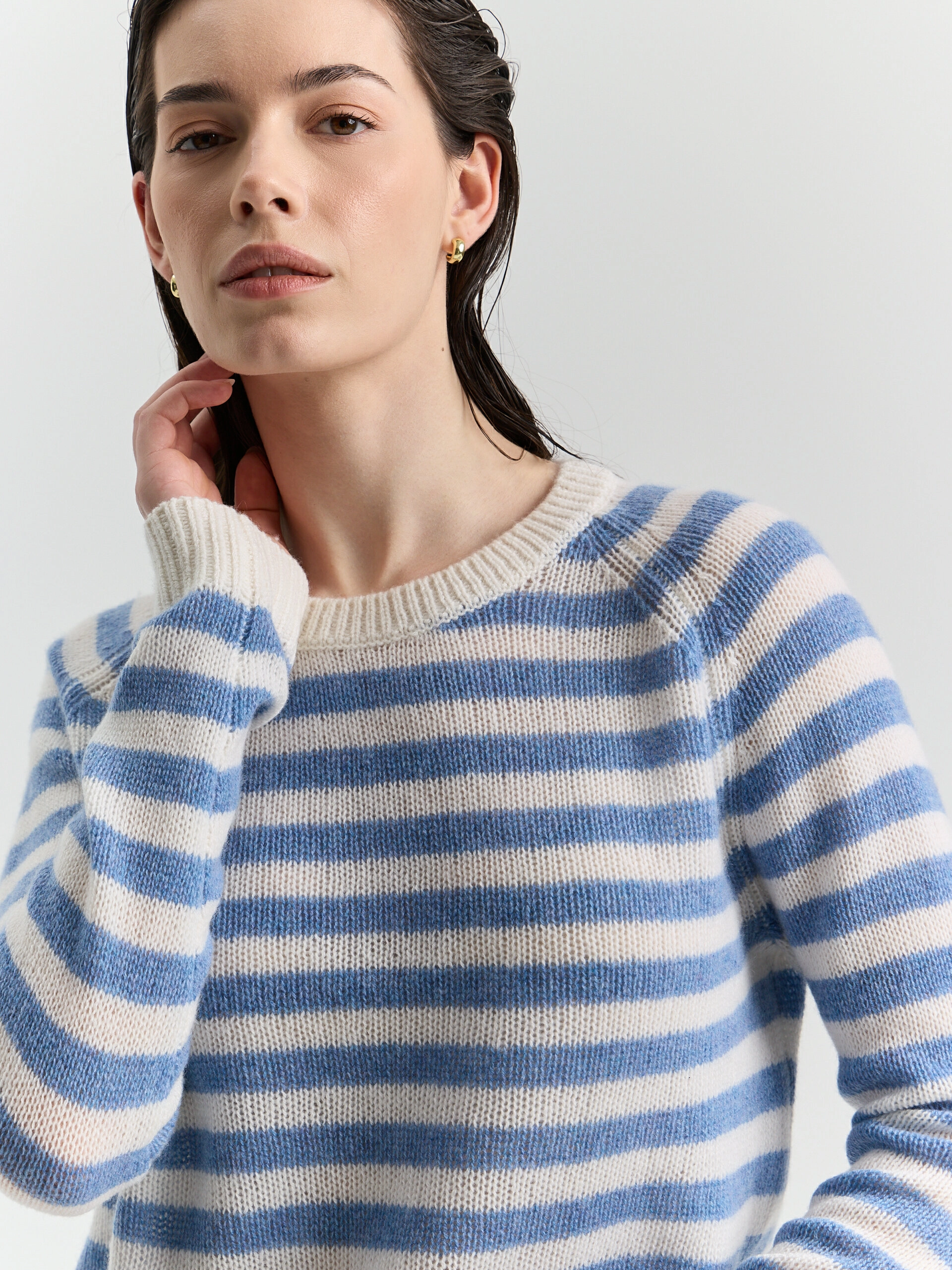 Свитер в полоску