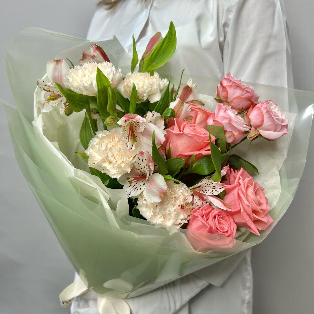 «Весеннее солнце» букет из роз пионовидных Мадам Бомбастик,Альстромерии,розы Анна Карина и кремового диантуса