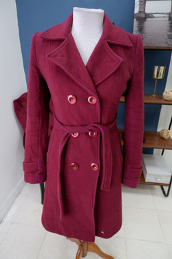 Пальто ягодного цвета 42 размер