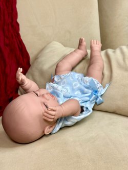 Кукла Berbesa виниловая 42см Recien Nacido с пледом (5117K)