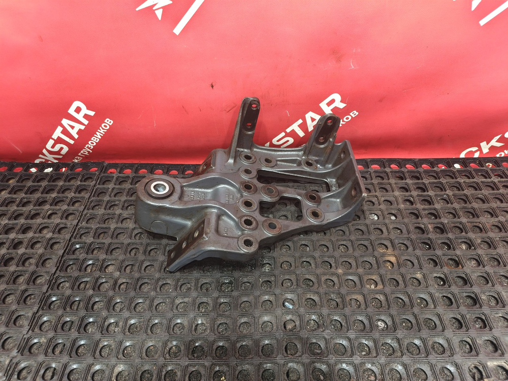Кронштейн рессоры передней левый 2019г