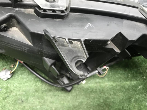 Фара правая Toyota RAV4 5 XA50 (18-нв) LED