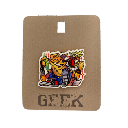 Деревянный значок Крэш и Аку