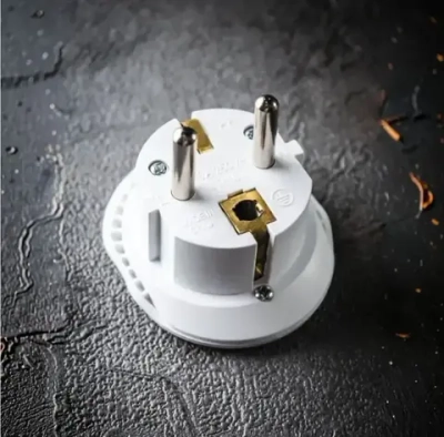 Евро переходник на все виды розеток / Сетевой адаптер UK/US/CN к обычной российской (европейской) розетке 1 шт