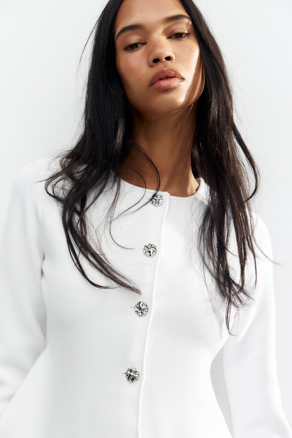 ZARA КАРДИГАН ИЗ ТОНКОГО ТРИКОТАЖА С БАСКОЙ, БЕЛЫЙ