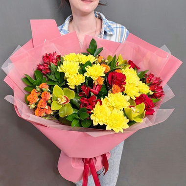 Авторский букет в яркой гамме