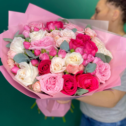 Букет пионов с розами купить в Москве
