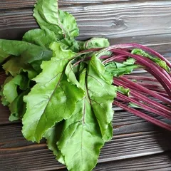 Свекла домашняя с ботвой / 1 кг