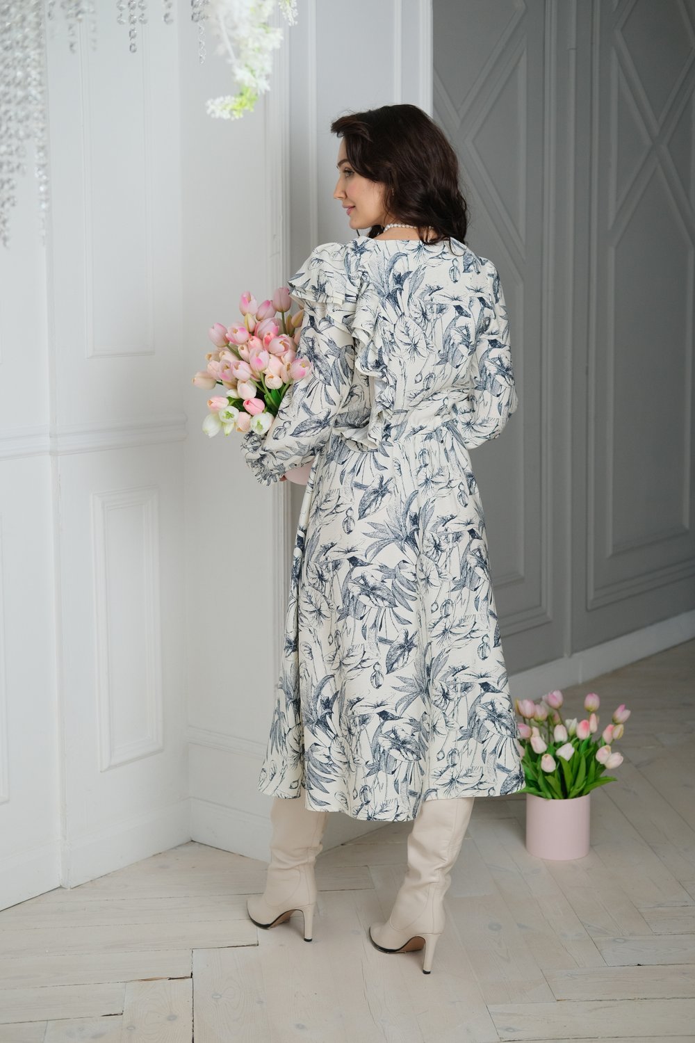 Платье с ассиметричным воланом из вискозы