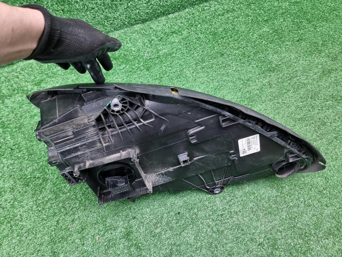 Фара правая Porsche Macan 95b (2018-2021) LED