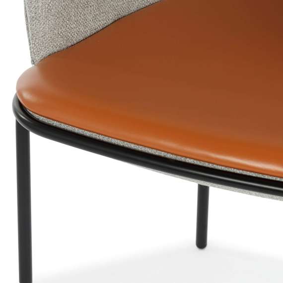 Стул Embrace с подлокотниками