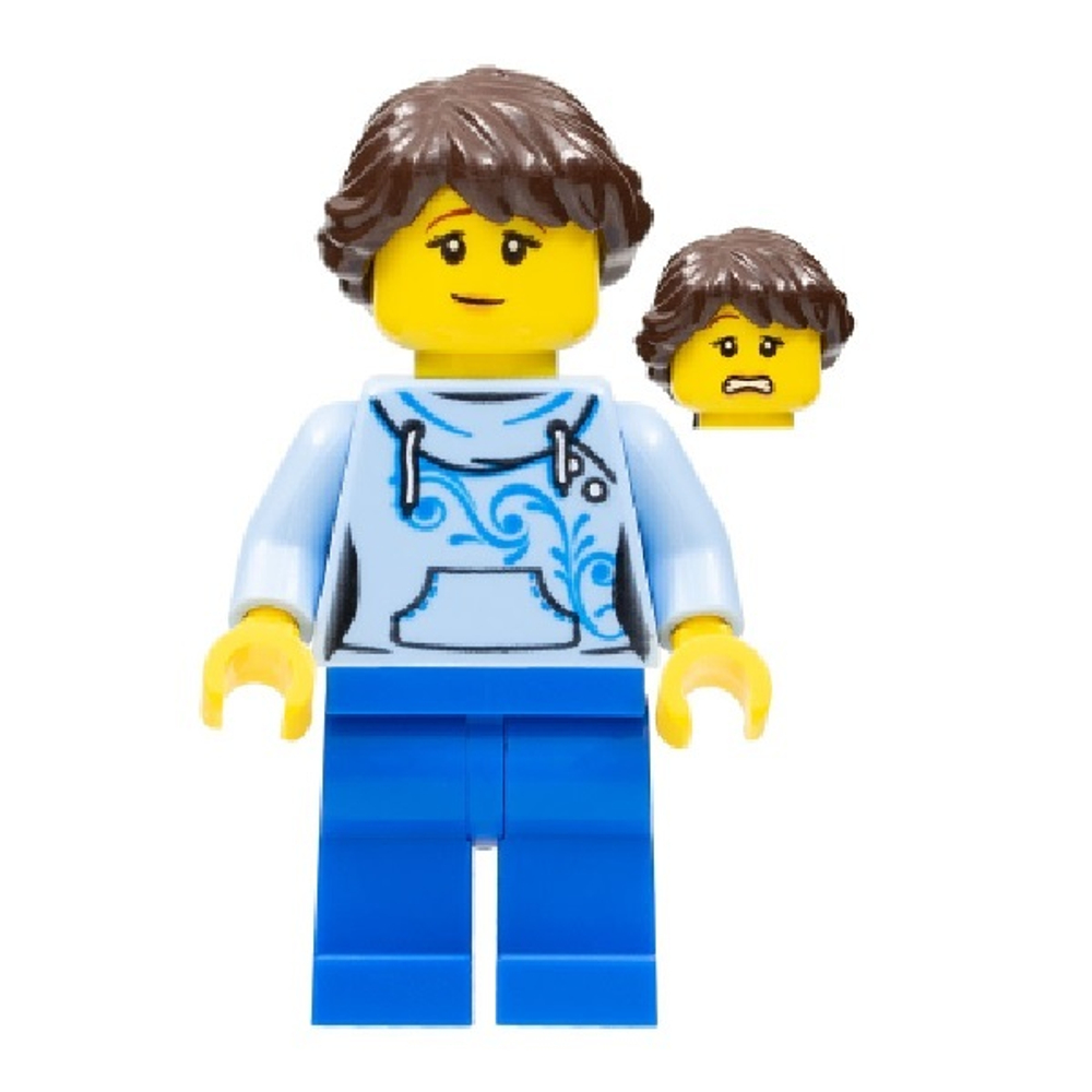 Девушка в голубом худи twn348